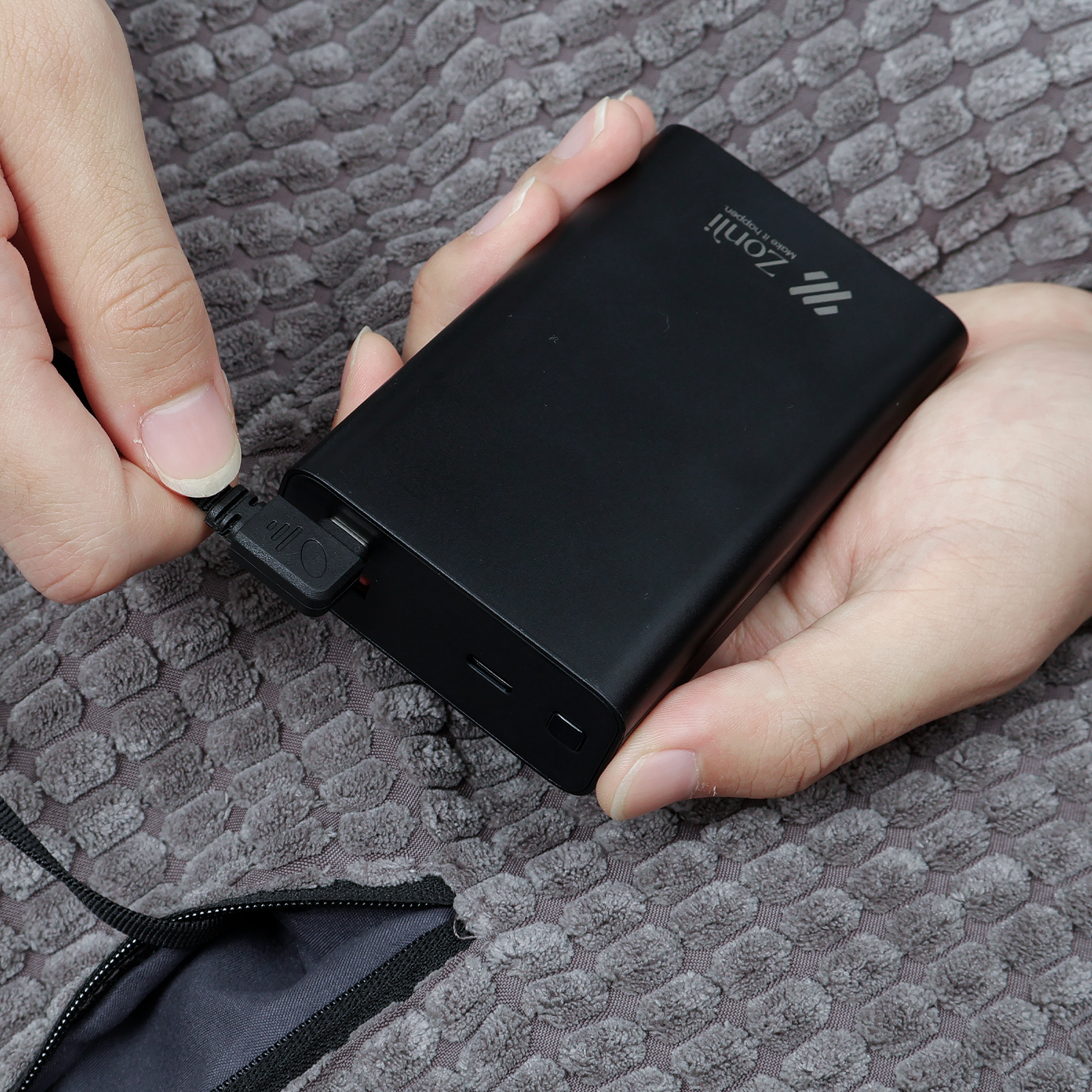 Professional Outdoor Wearable Battery Heated Blanket-Z-Walk Ultra-20V